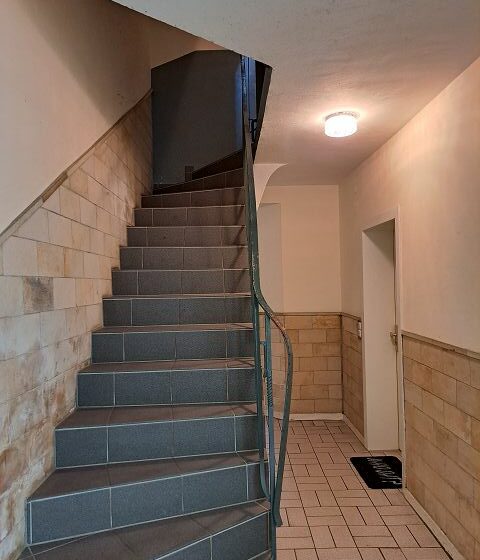 massive Treppe